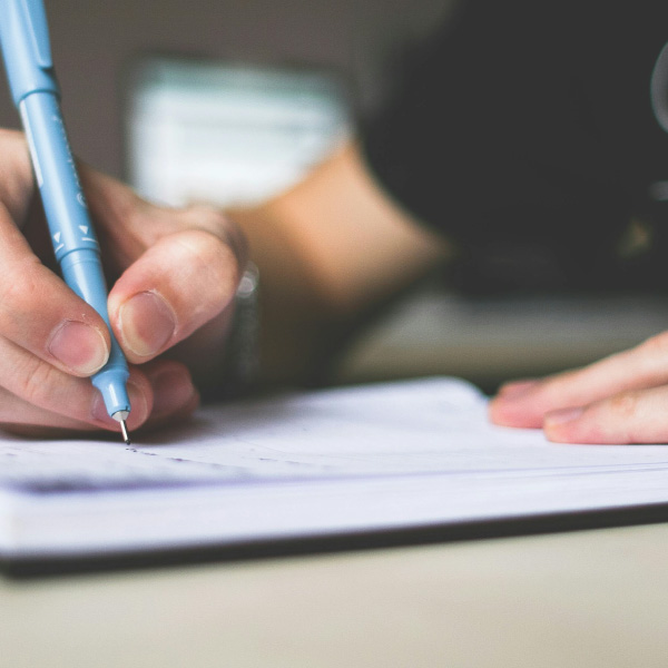 Los beneficios de la escritura a mano y porqué no deberíamos dejarla en el pasado